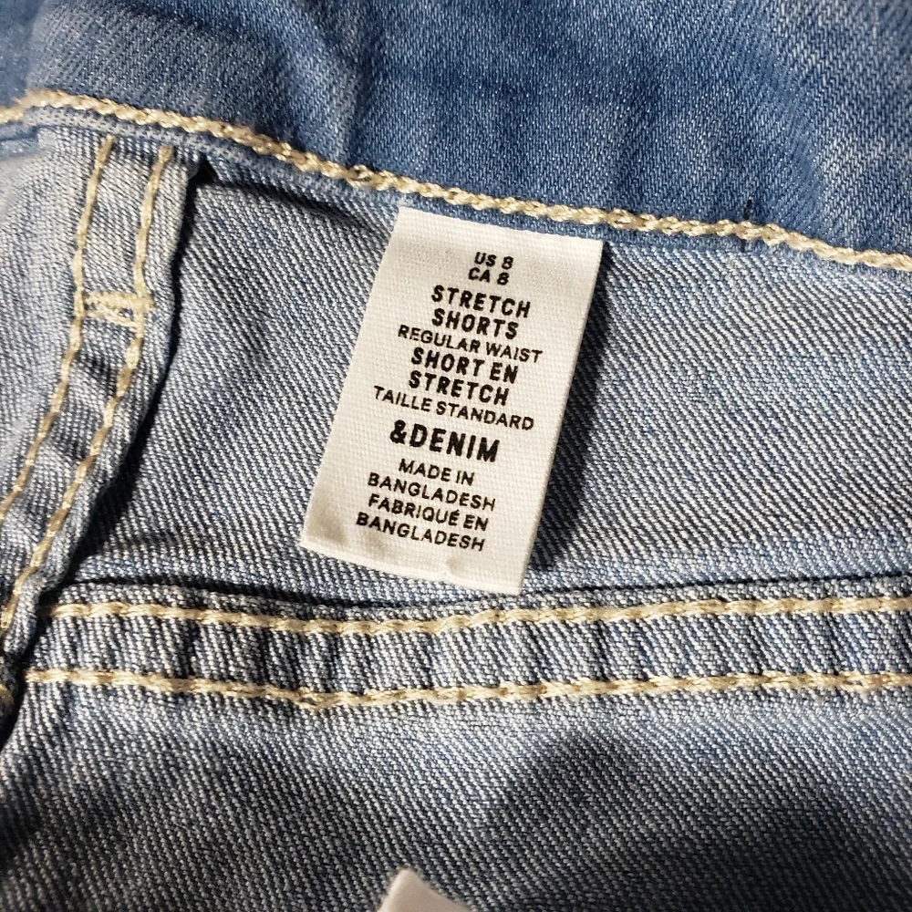 &Denim Women's Size 8 Blue Denim Cuffed Jean Shorts